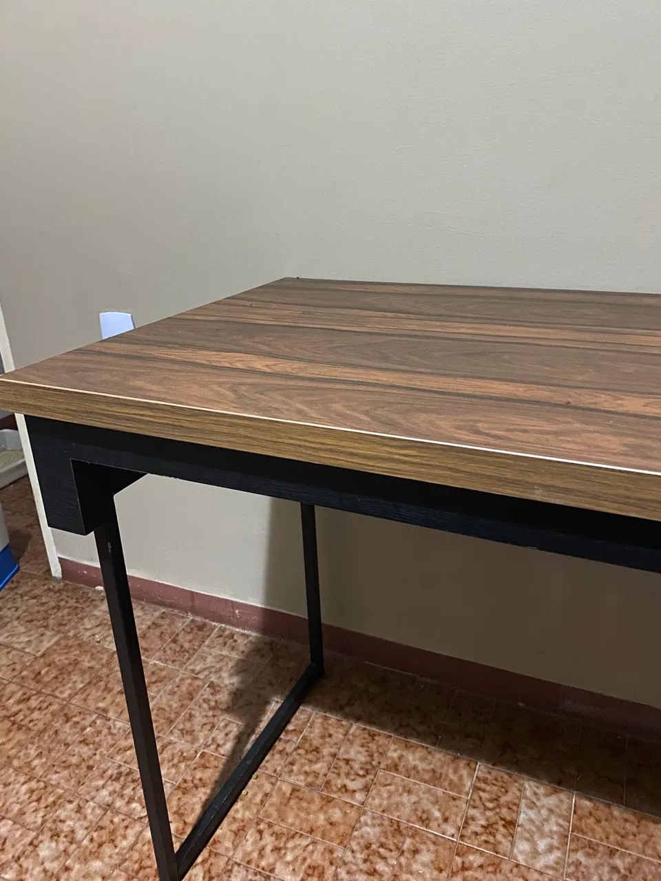 DESK WITH PANEL494540352285593605