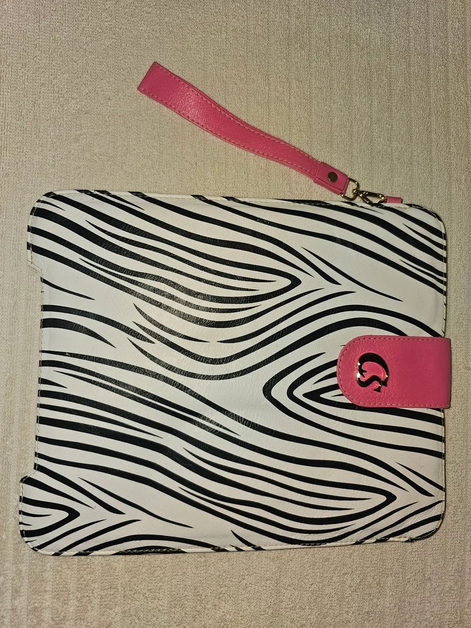 Capa Carmen Steffens de couro para iPad zebra