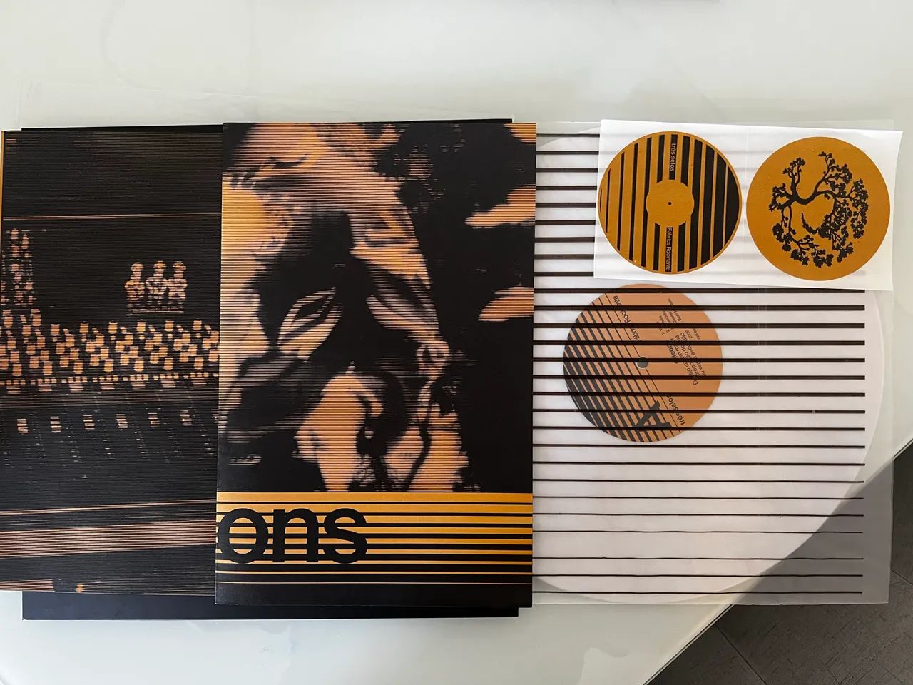 LP Gilsons - Maior que a escuridão  - Foto 2