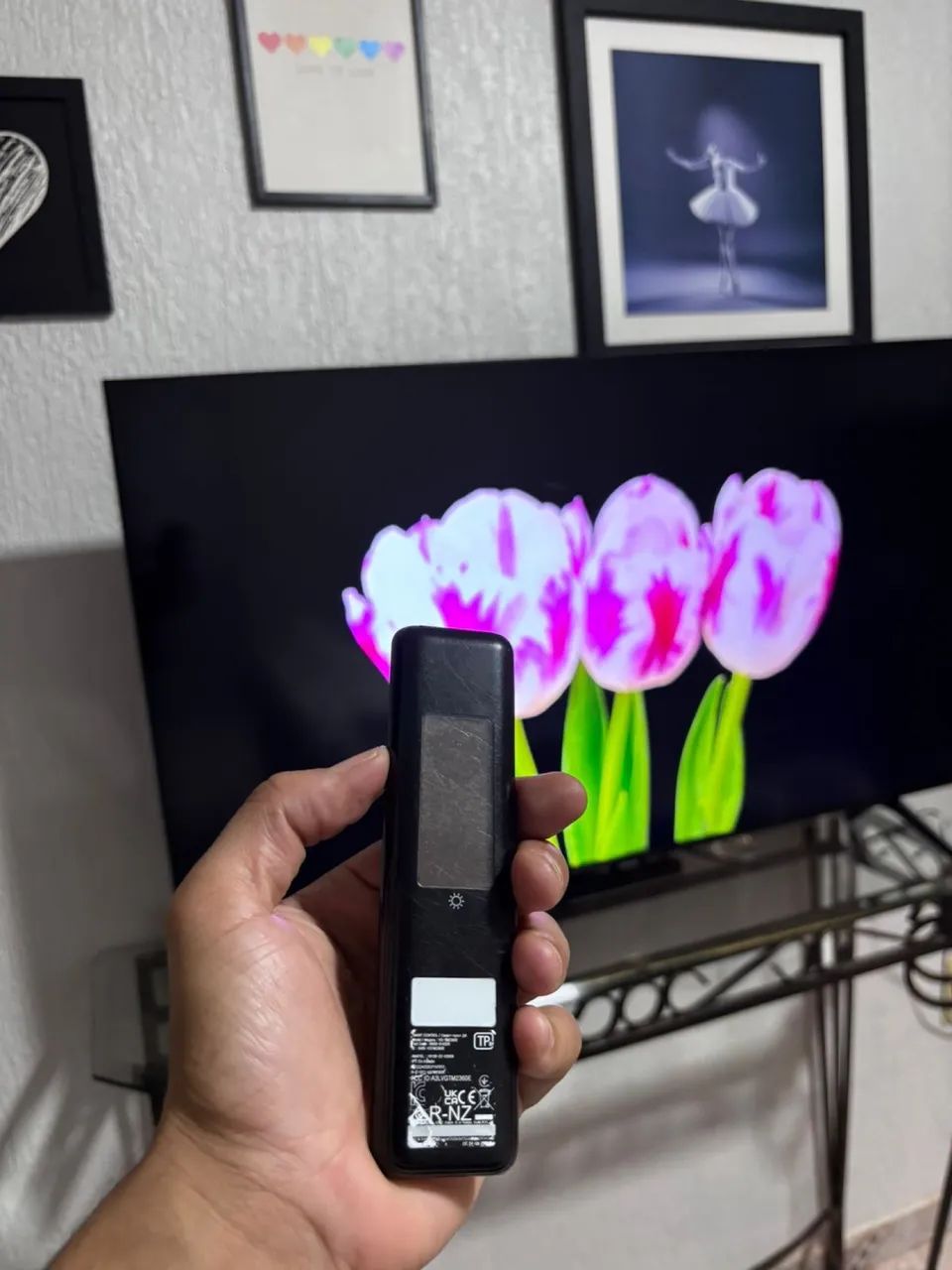 Smart tv Samsung 50 polegadas 4k com c box integrado e bordas infinitas. - Foto 5
