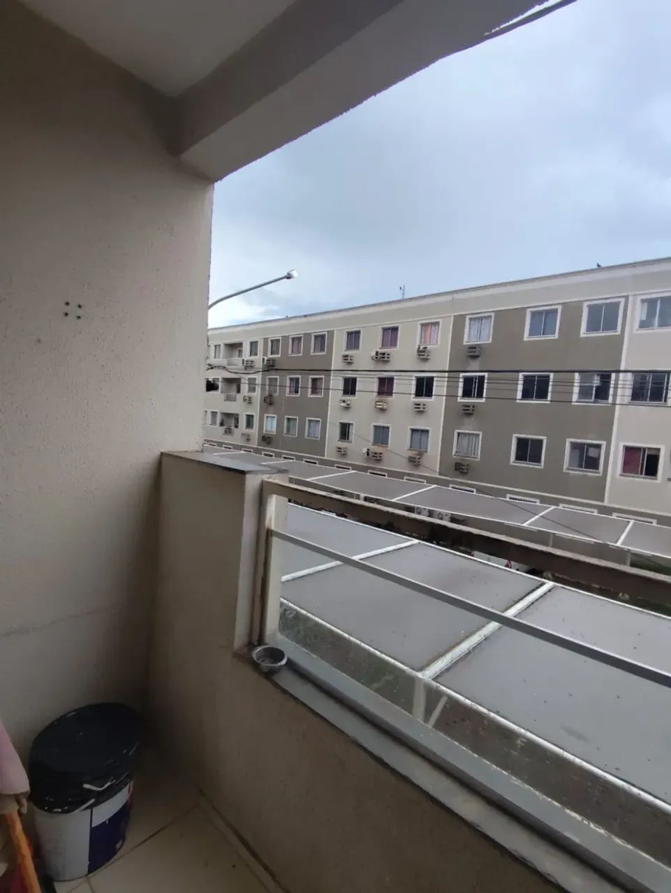 apartamento a venda com 3 quartos suíte e sacada no carumbe