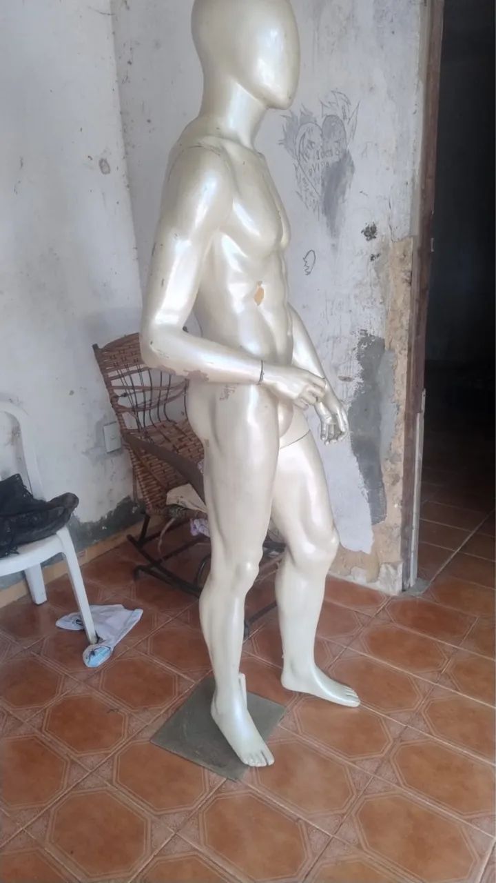 Manequim masculino fibra