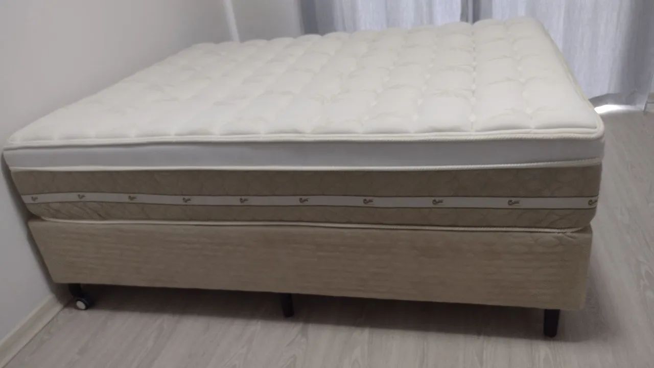 Colchão de casal em ótimo estado, marca Castor.