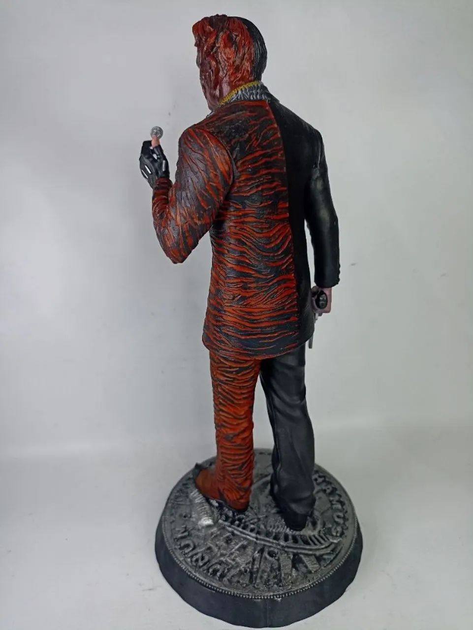 Escultura 3D Duas-Caras (Harvey Dent) - 30 cm - Foto 4