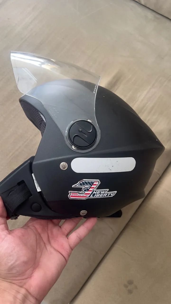 Capacete aberto 