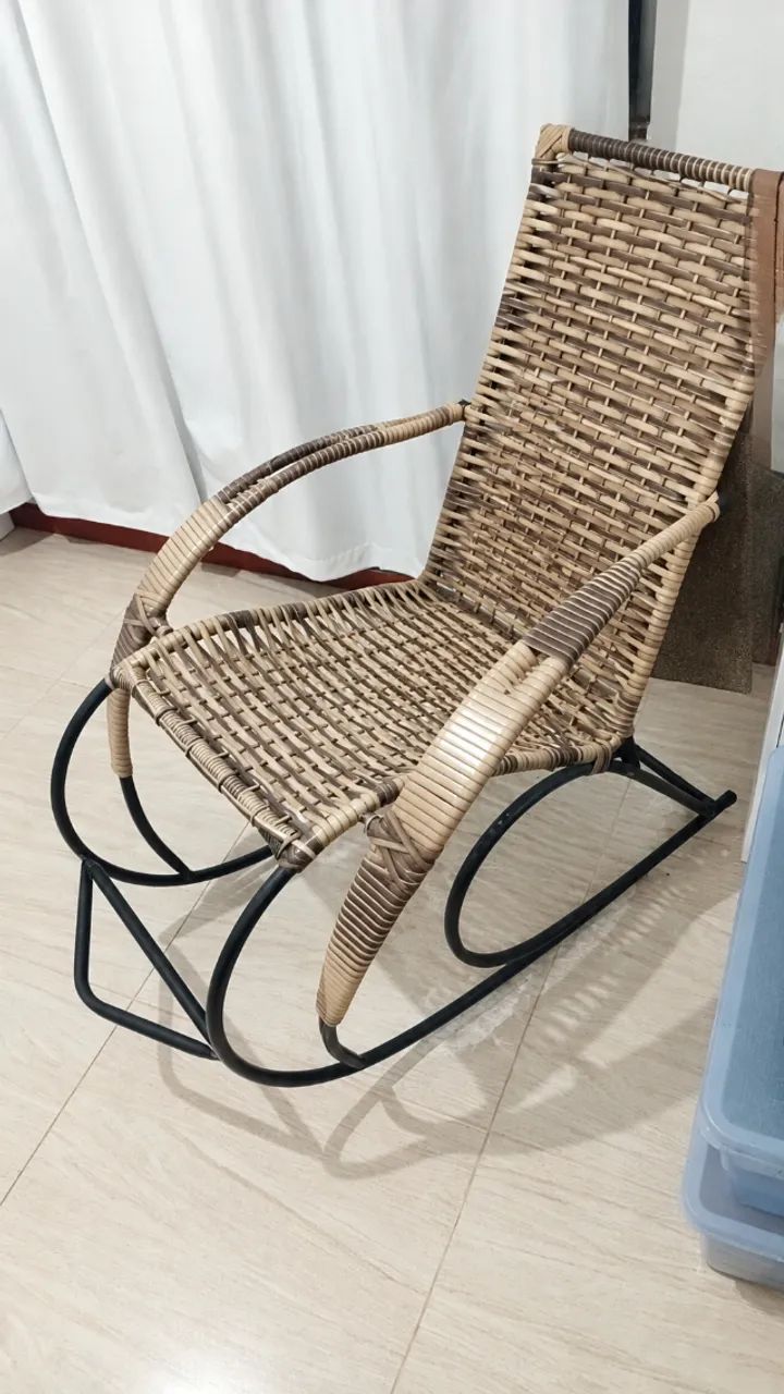 Cadeira de balanço trançada
