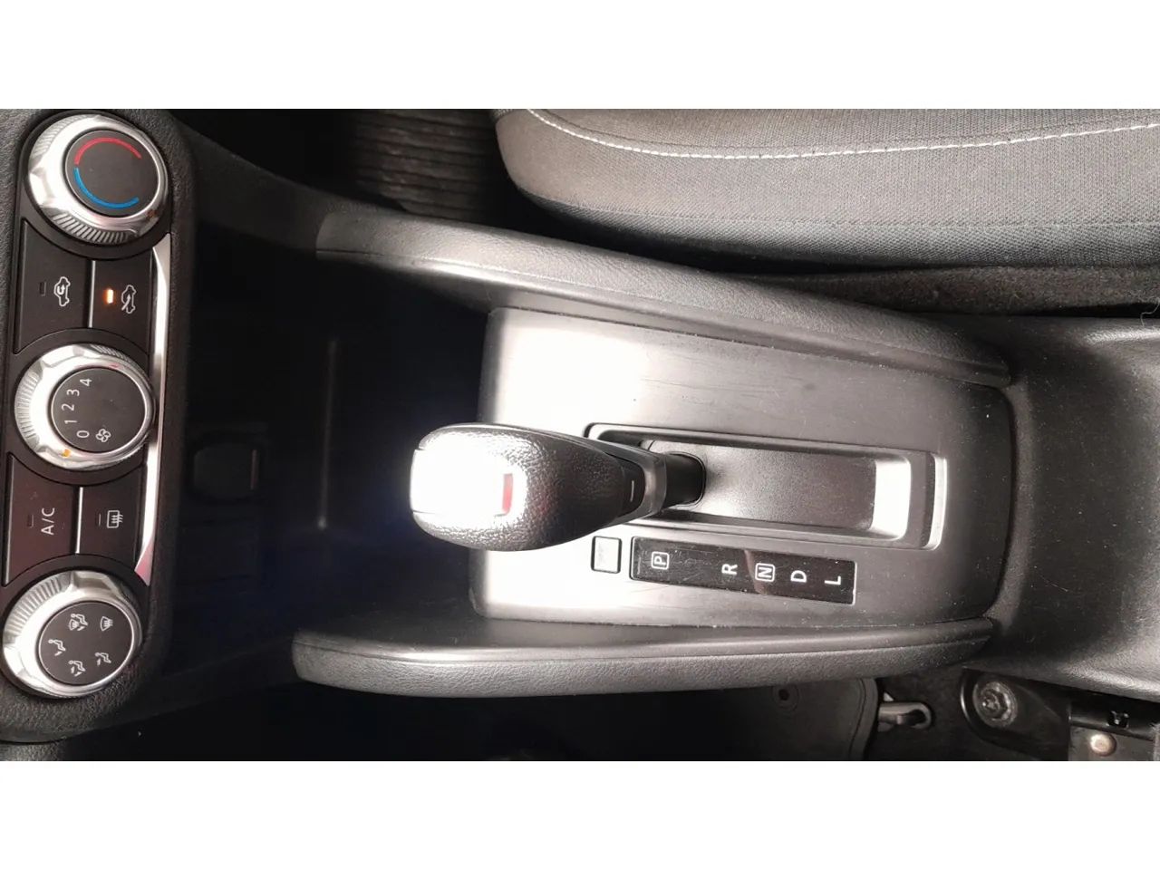 Nissan Kicks Sense 1.6 16V Flex Aut., foto 15 de 16