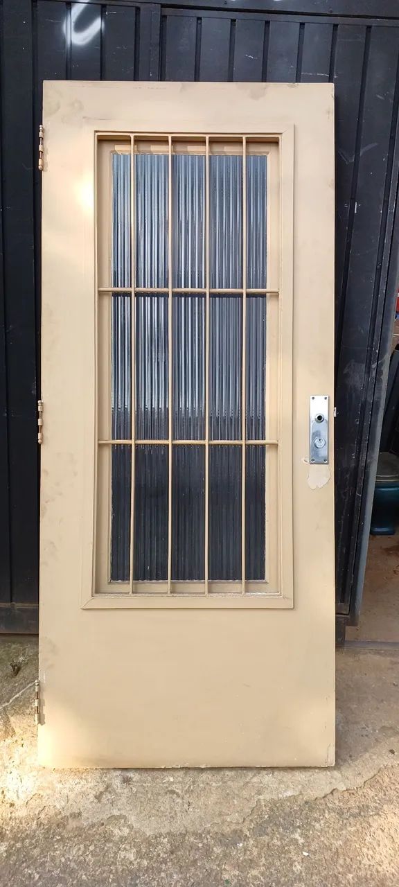 PORTA DE ENTRADA MADEIRA COM BATENTE PORTINHOLA DE VIDRO  /// R$1200,00