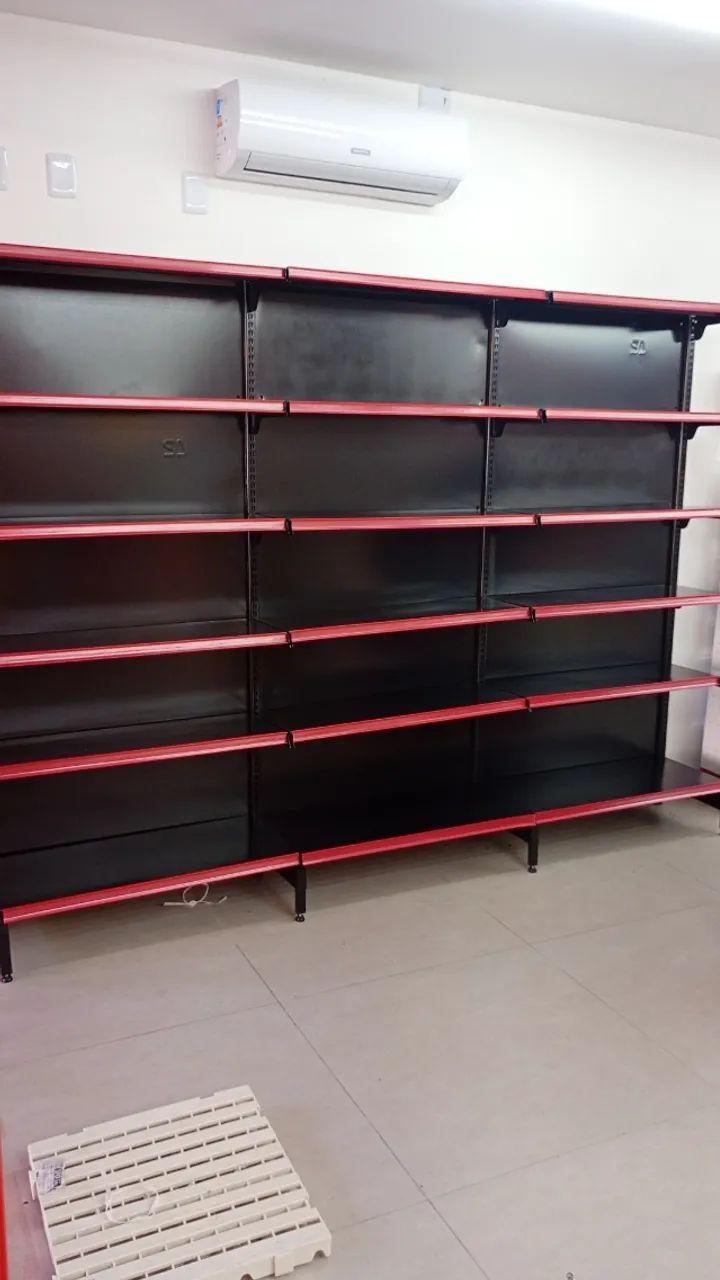 GONDOLA DE PAREDE ALT 2 MTS 6 PRAT CADA MODULO SO R$ 990.00  - Foto 4
