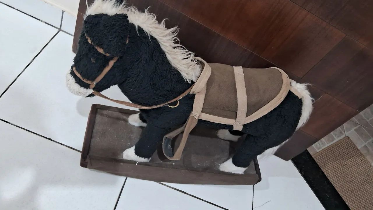 Cavalinho de balanço impecável  - Foto 2