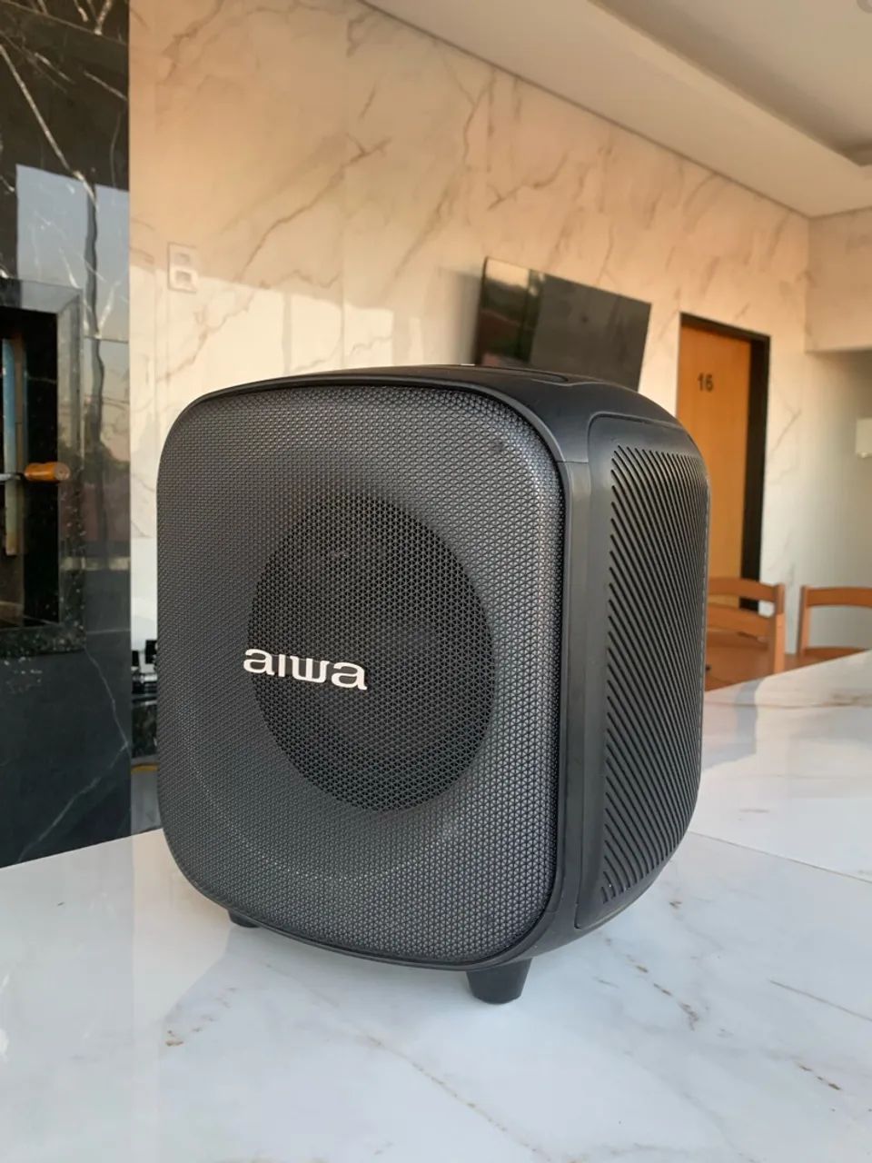 Vendo caixa de som AIWA 