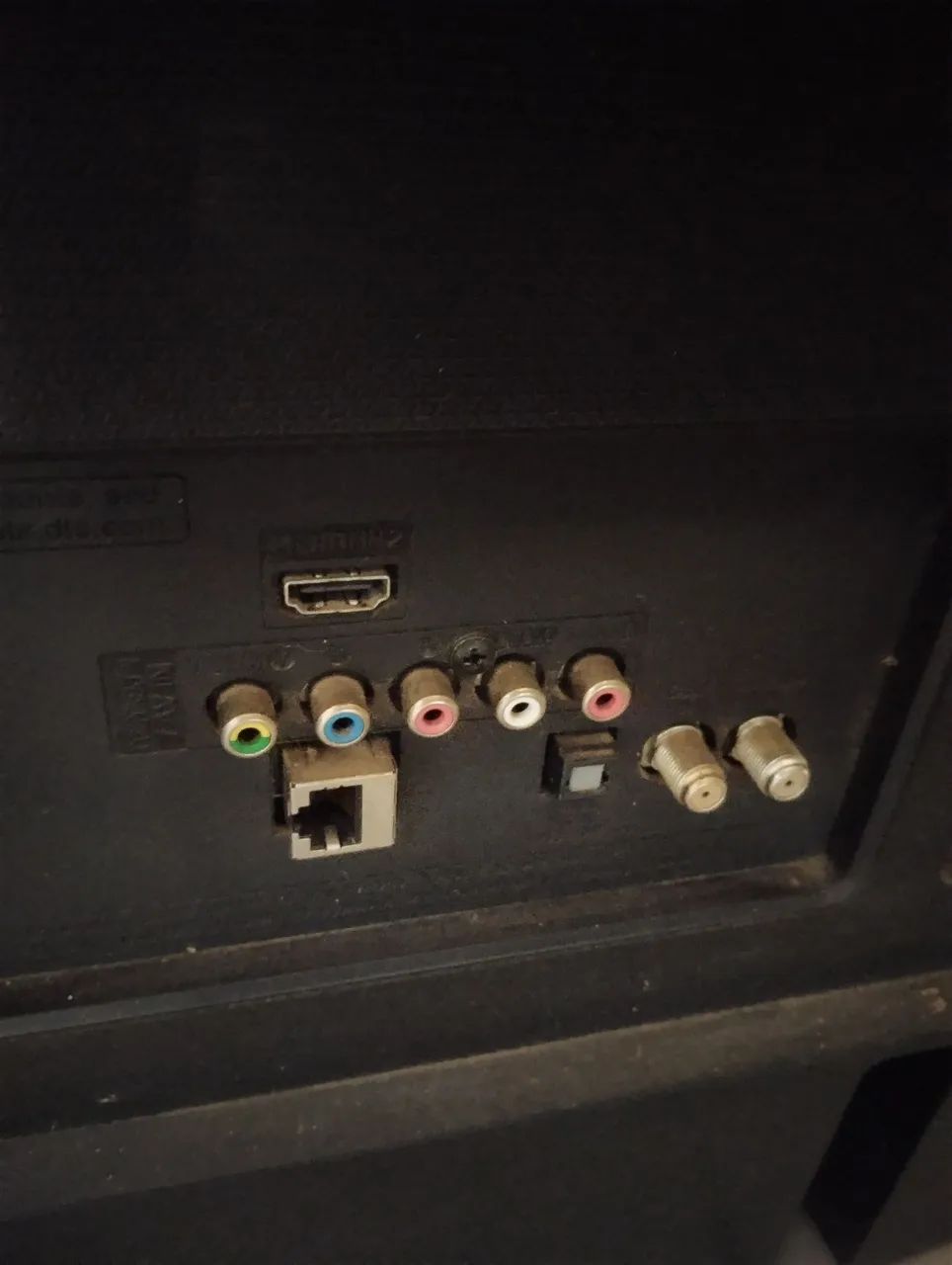 VENDO TV 43p (tela quebrada) - Foto 3