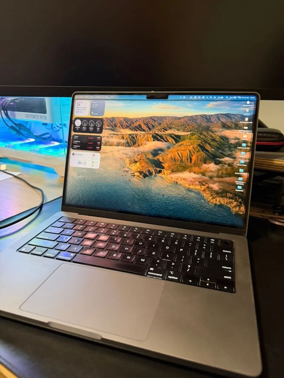 US配列 画面キレイ MacBook M1 Pro 16GB 512 14インチ Apple notebook MacBook Pro (de 16 polegadas, Processador M1 Pro da