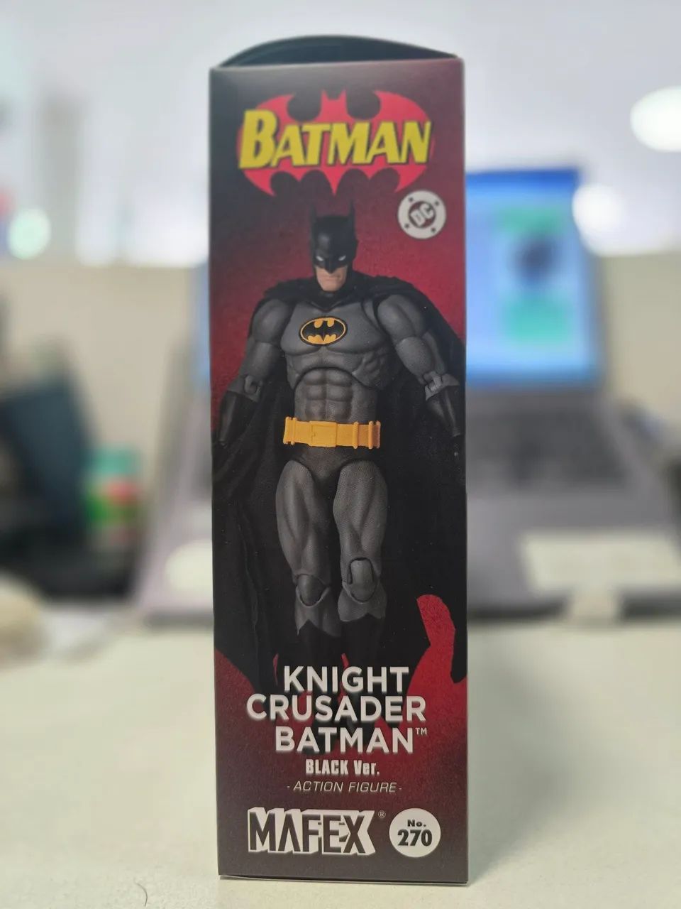 Batman Knight Crusader Mafex LACRADO  - Foto 3
