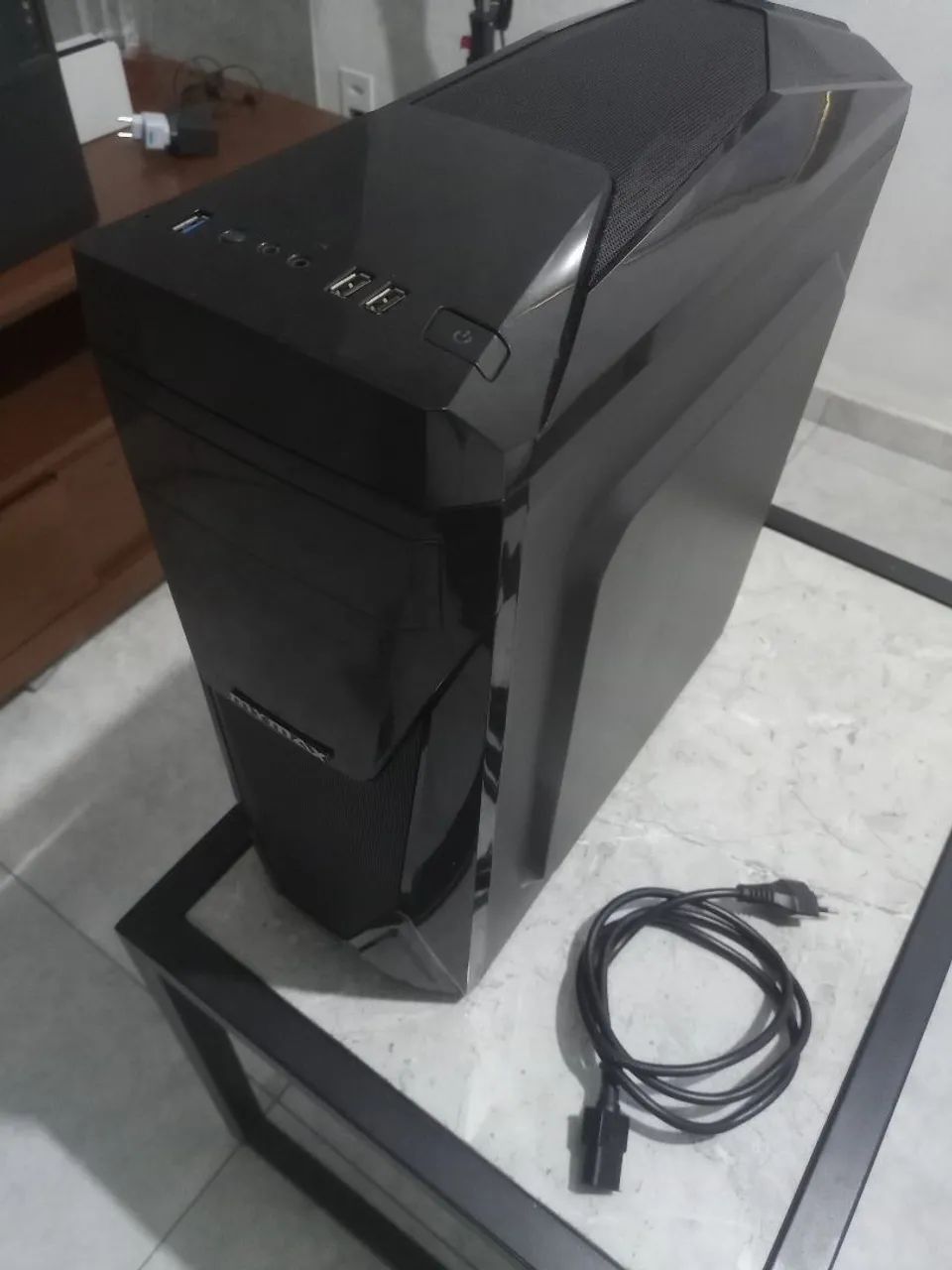 Gabinete de PC completo + Caixa de som