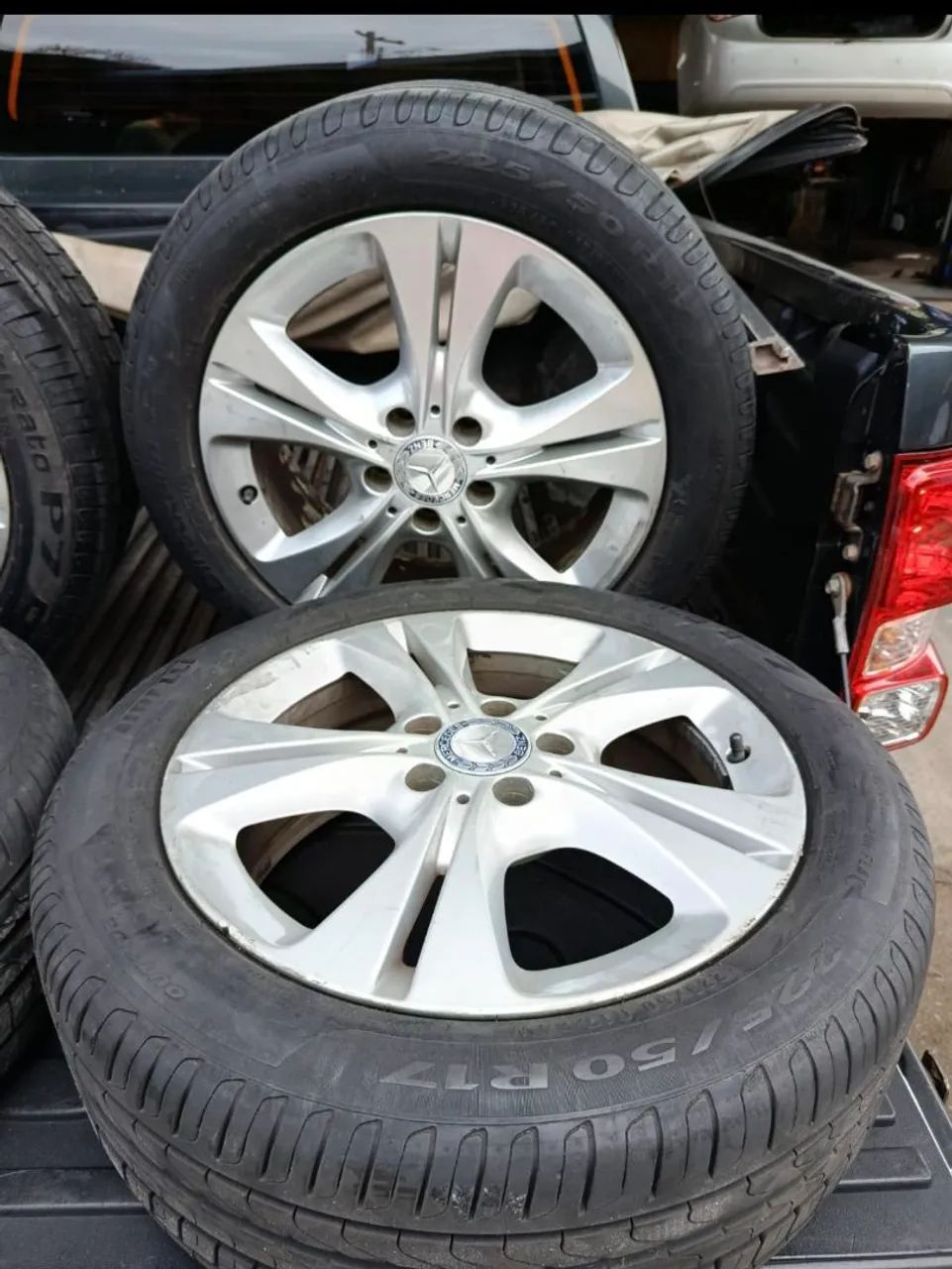 Rodas e pneus 225/50 R17 Mercedes c-180 - Foto 2