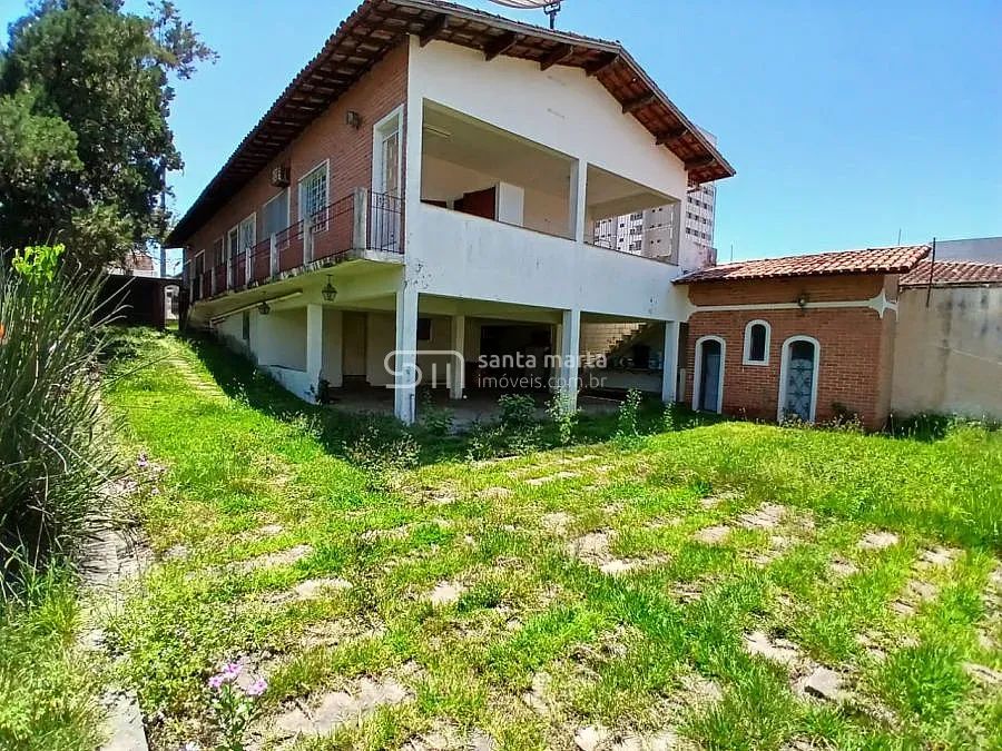 CASA COM EXCELENTE LOCALIZAÇÃO  VILA ZÉLIA  LORENA  SP