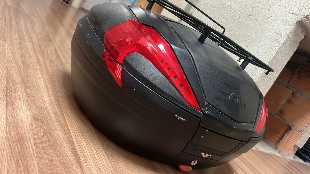 Bau  traseiro givi 56 Litros - Foto 2