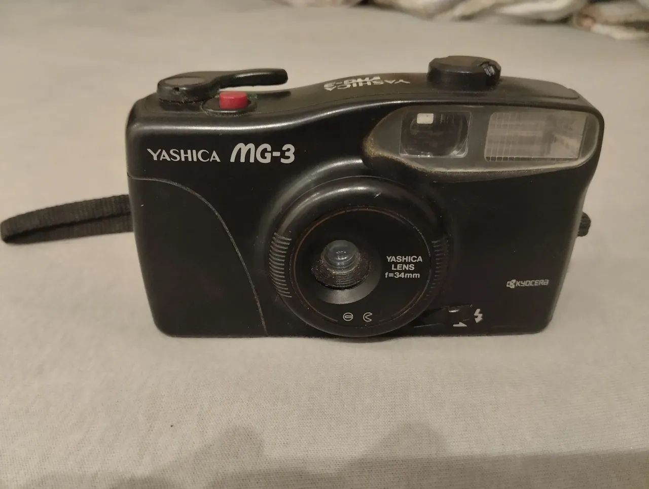 Câmera YASHICA MG-3 