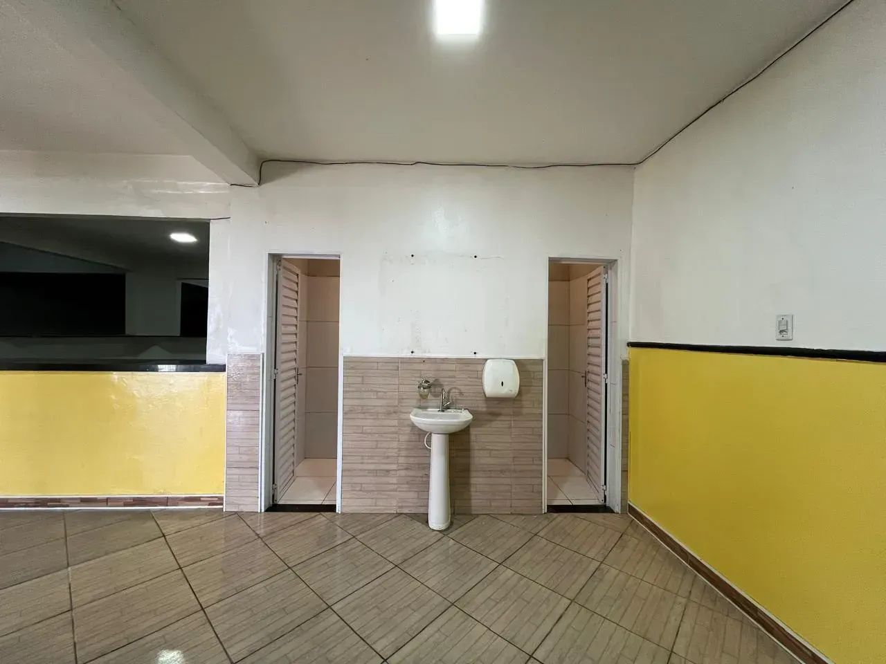 Excelente Ponto Comercial para Locação  Amplo e Bem Localizado em Caucaia - Foto 2
