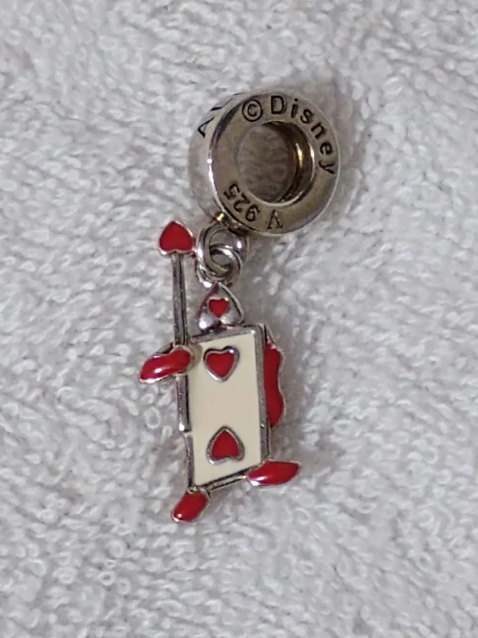 Pingente Guarda de Copas Alice Disney Vivara  - Foto 2