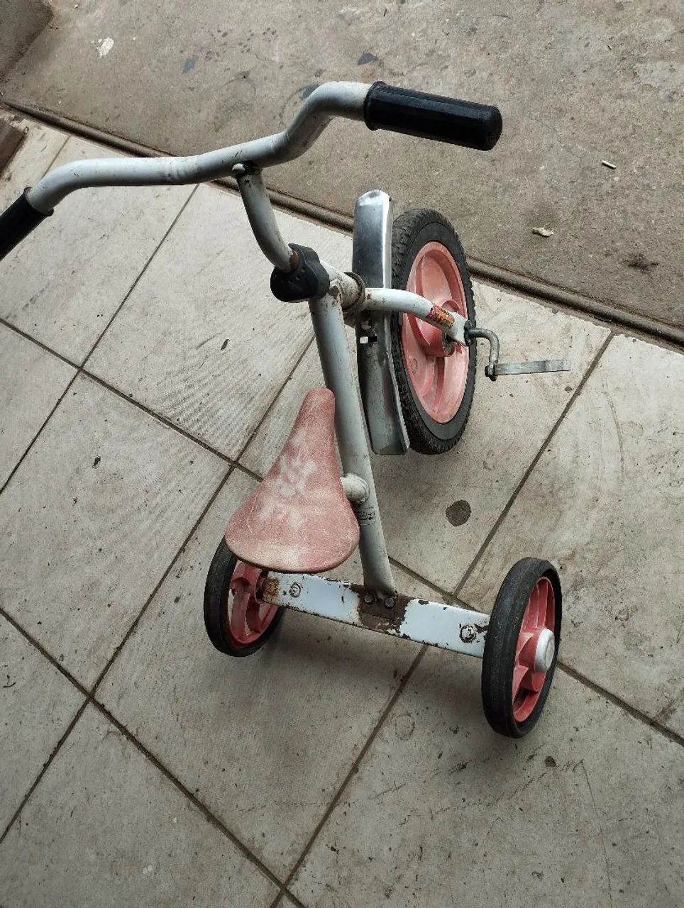 Triciclo antigo anos 70, funcionando. - Foto 4