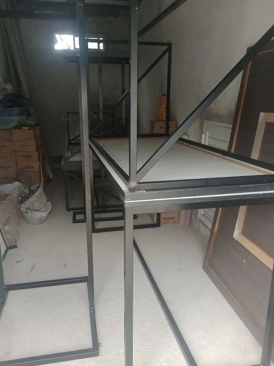 Mesa de MDF com estrutura de metal  - Foto 5