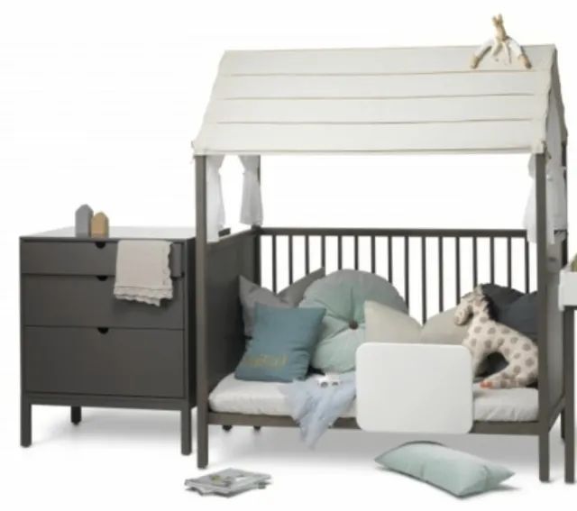 Quartinho com Berço/Cama Infantil Stokke| Cômoda/Trocador Stokke| Prateleira/Cabideir - Foto 6