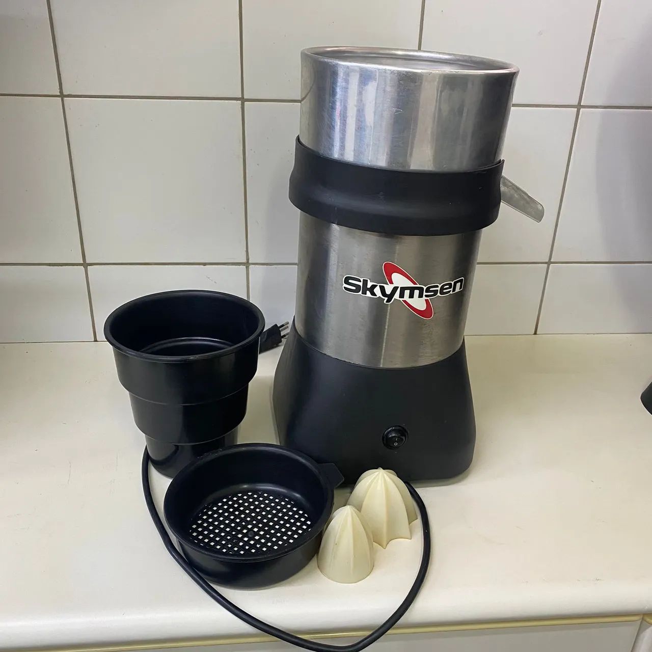 Extrator de suco SKYMSEN bivolt 
