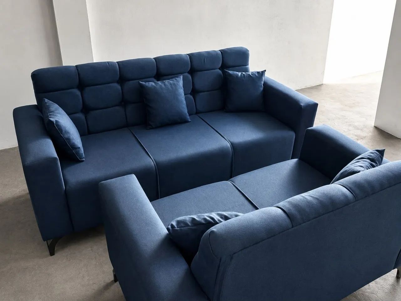 SOFÁ 2/3 LUGARES NOVO<br><br>ALMOFADAS EXTRAS TECIDO LINHO - Foto 3