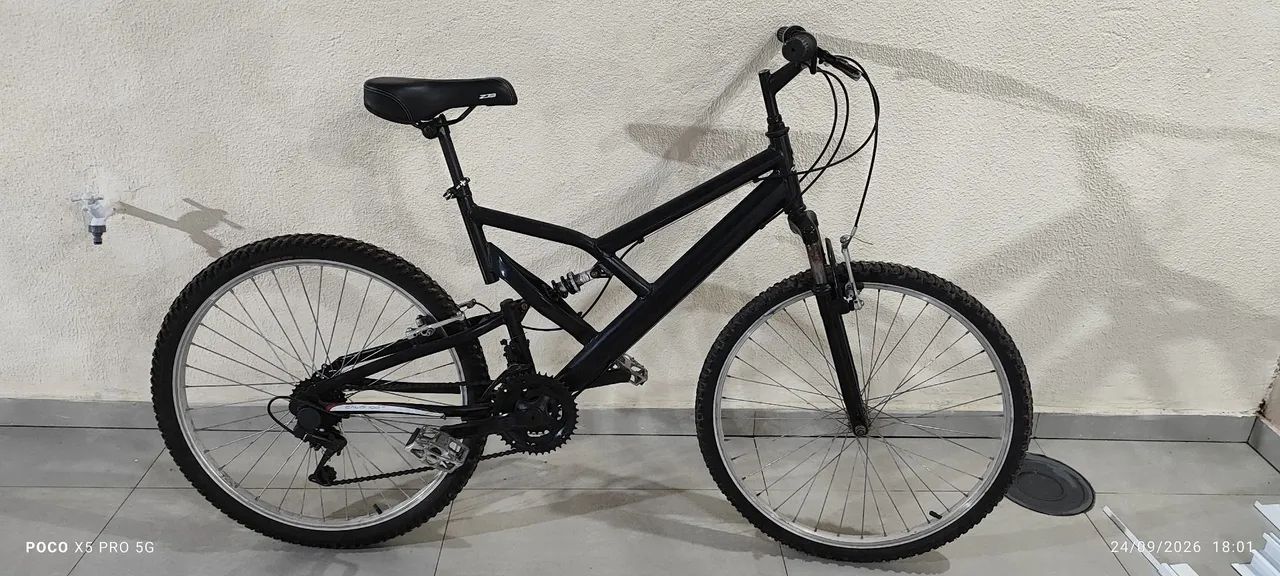 Bicicleta aro 26. 21 marchas.