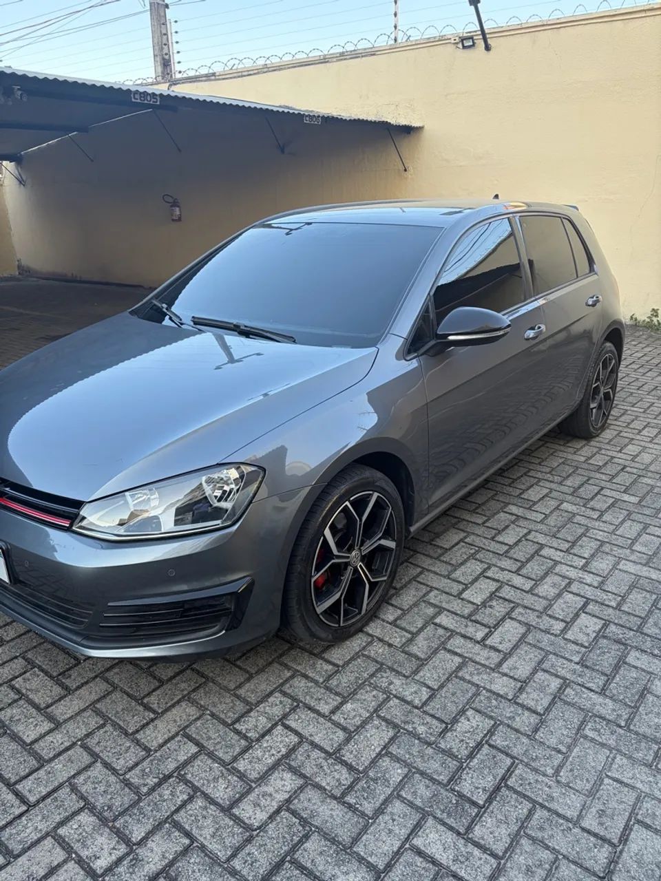 Volkswagen Golf Golf Comfortline 1.0 TSI Total Flex Mec. 2017