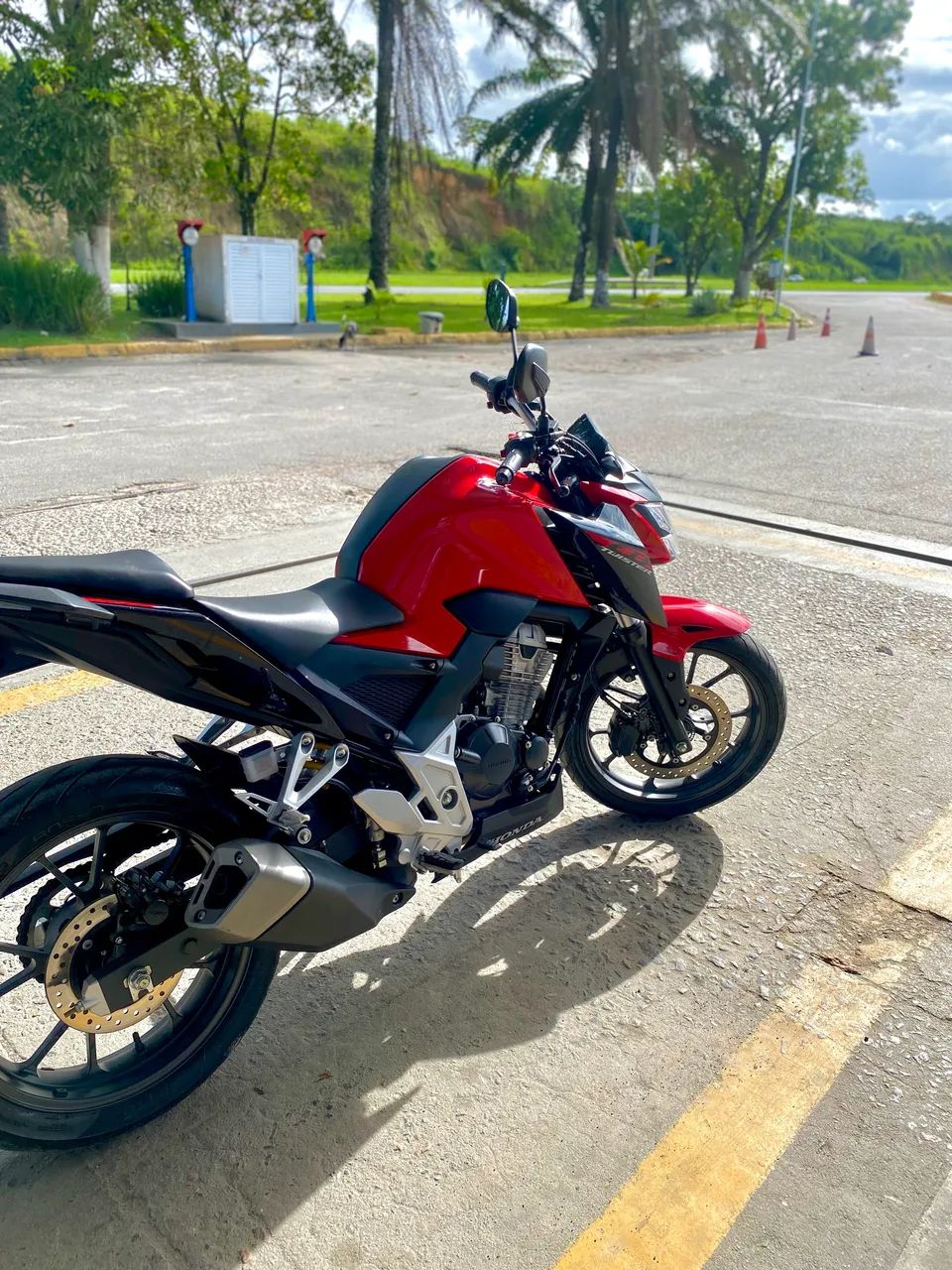 Cb300f 2023 - Foto 2