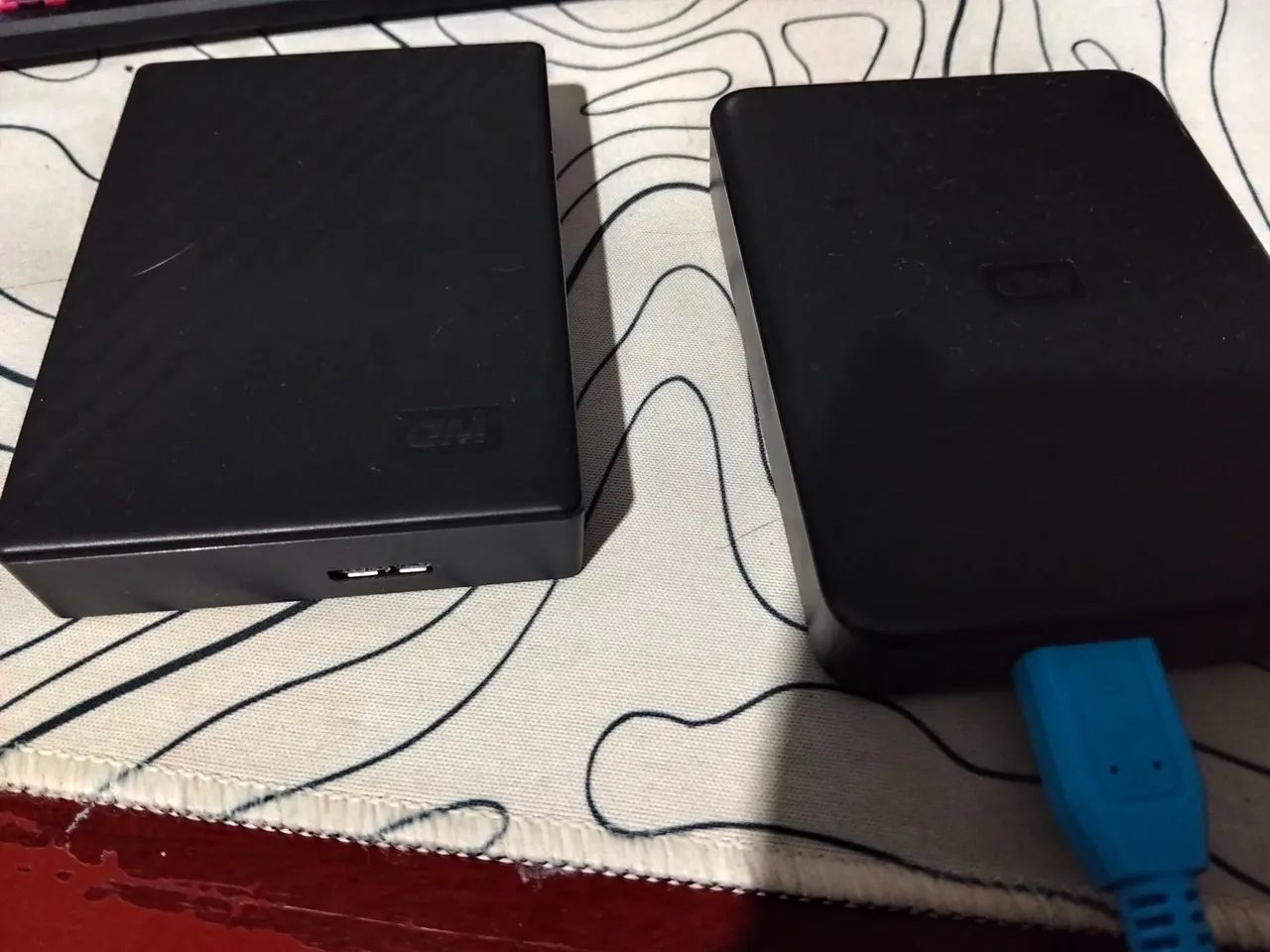 Dois HDs externo 