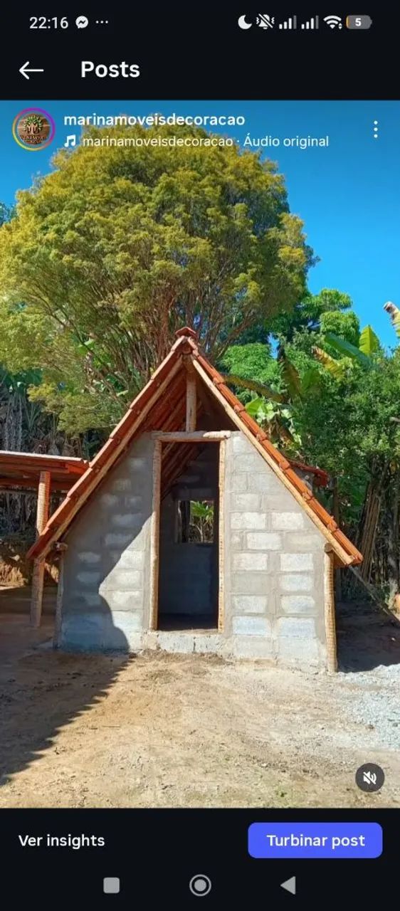 Casa de madeira eucalipto com blocos pronta com elétrica 