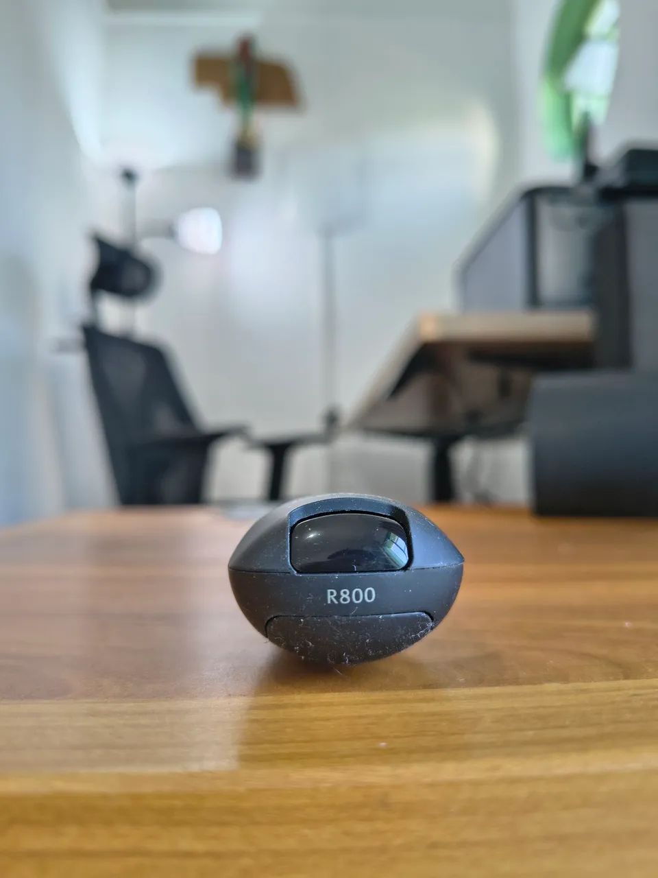 Clicker de apresentação sem fio Logitech R800 com laser verde - Foto 2