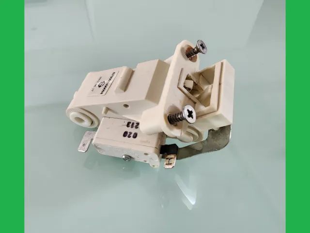 Trava e trinco da porta originais lava louças Electrolux LE09B / LE09X / LE12B / LE12X - Foto 2