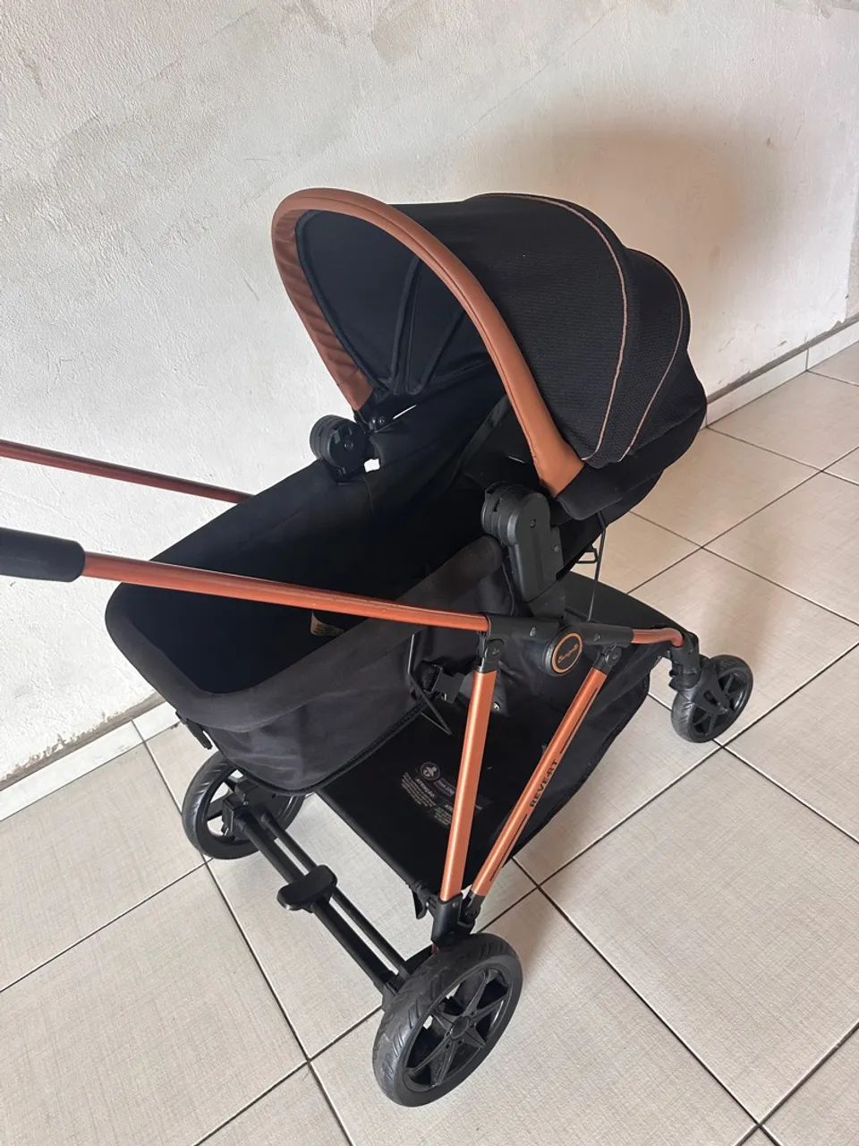 Carrinho de bebê seminovo  - Foto 5