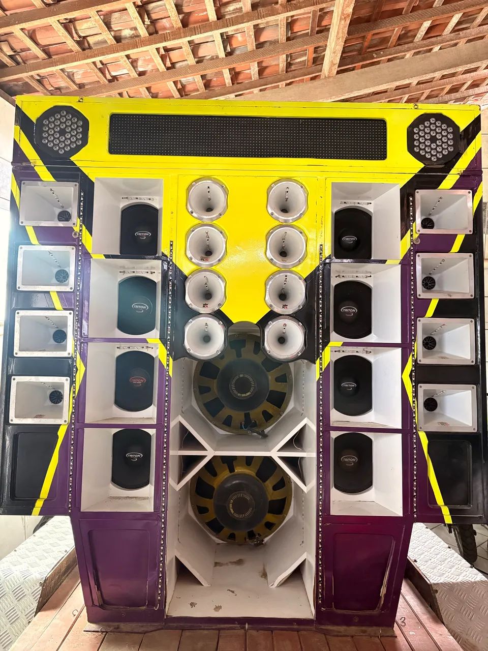 Carretinha som automotivo 