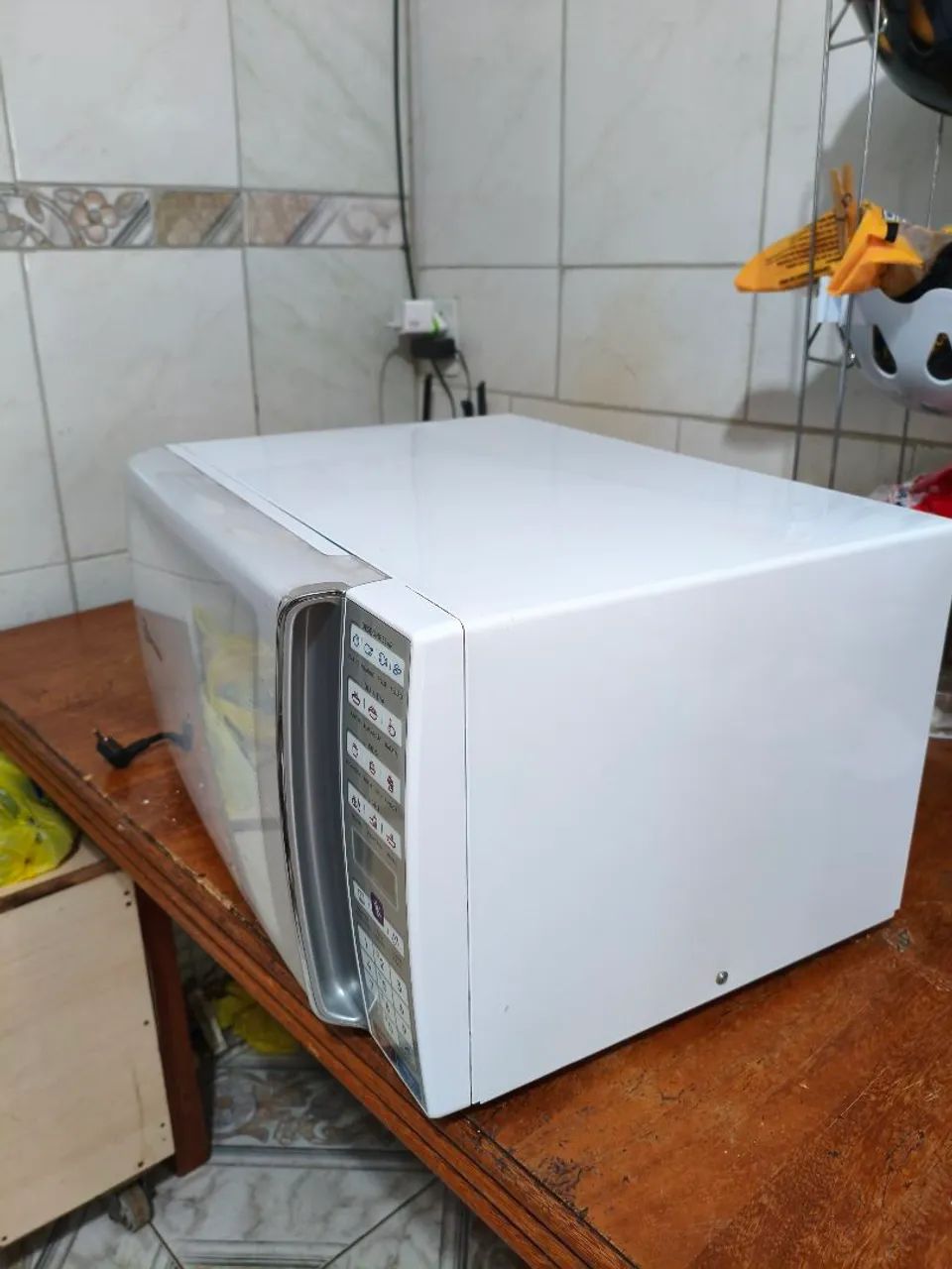 Micro-ondas Electrolux 34L - Funcionando Perfeitamente - Ótimo Estado - Foto 2
