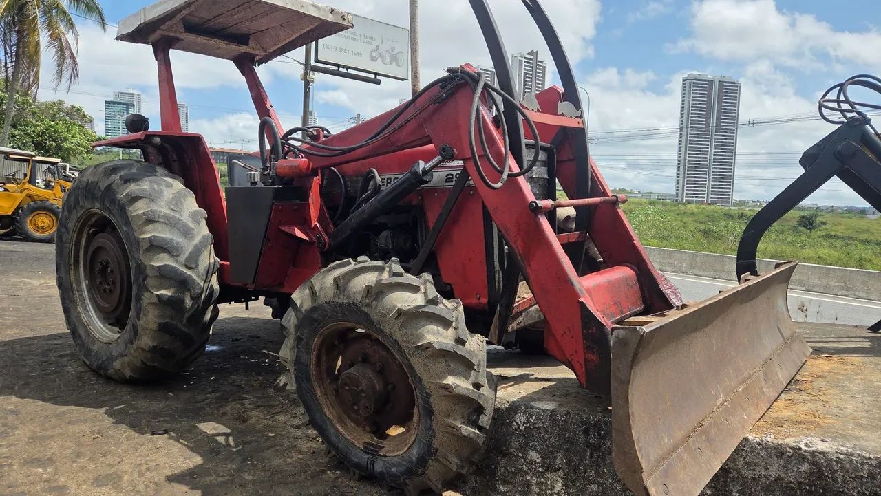 Trator Massey Ferguson 290 4x4 com Lâmina 
