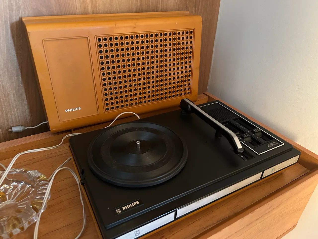 Vitrola Philips 623 para restauro - Foto 2