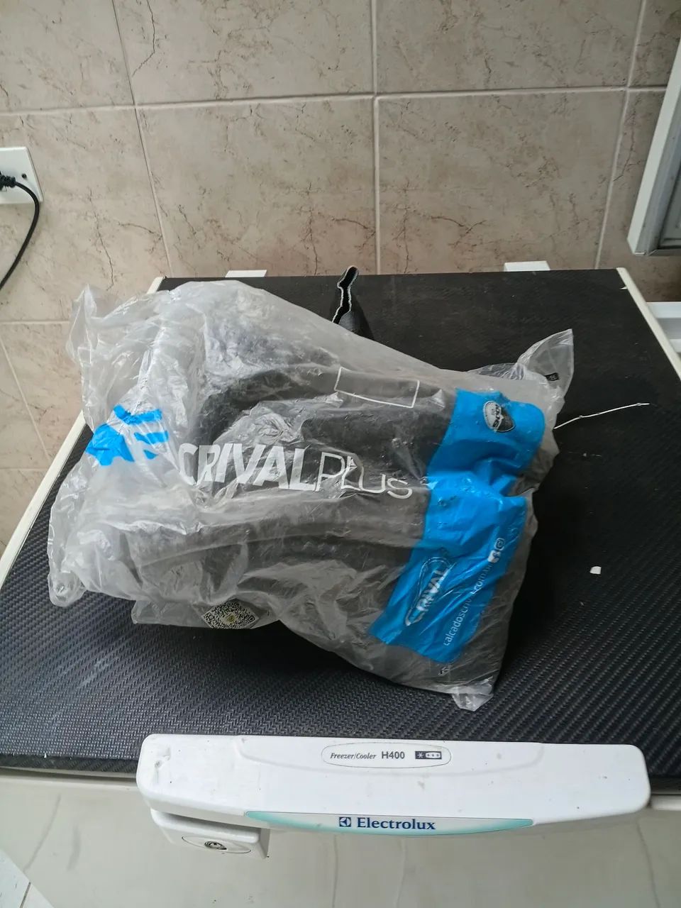 2 pares de bota bico de aço  n= 38  apenas 50 reais  - Foto 3