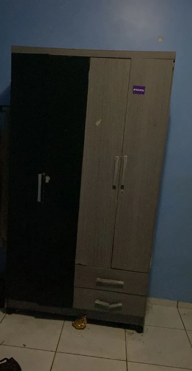 Guarda roupa de solteiro