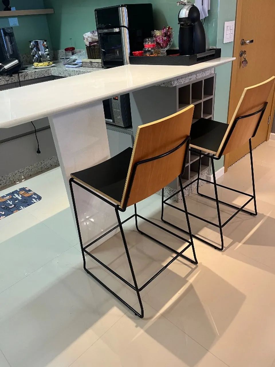 Vendo kit com duas (2) banquetas para bancada - Foto 5