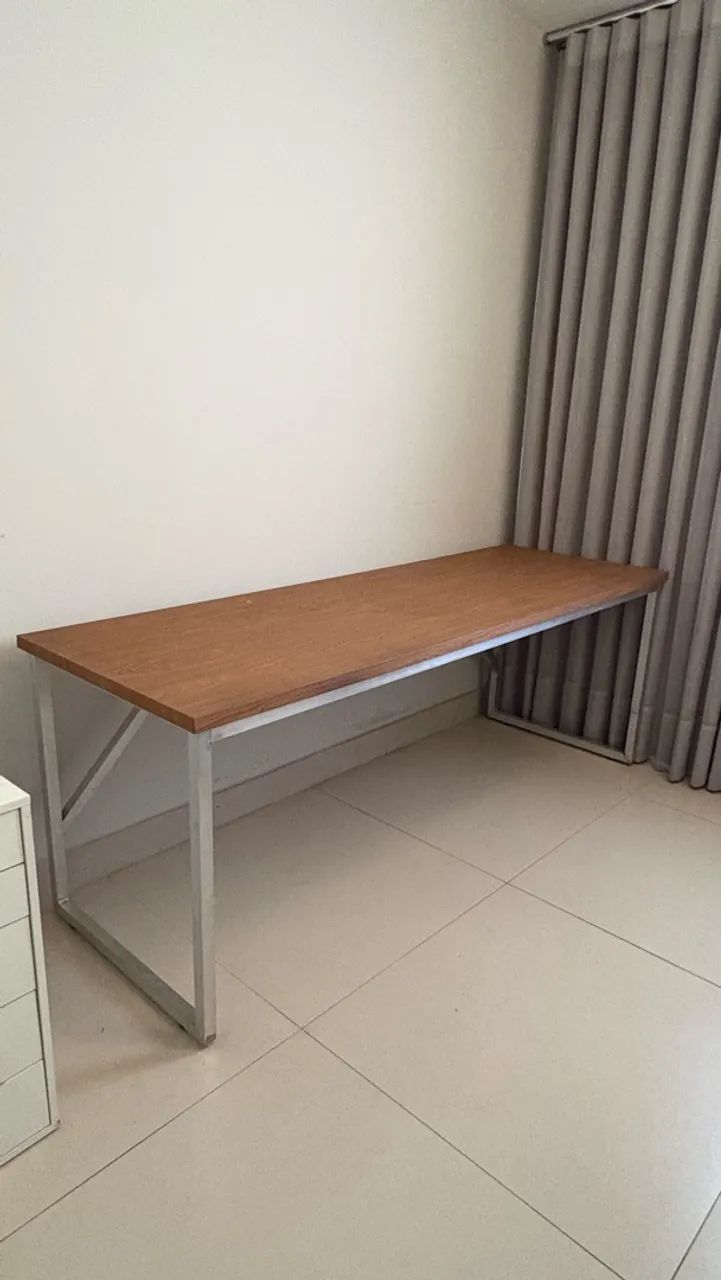 Mesa industrial para escritório 
