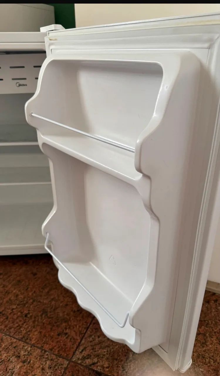 Frigobar Midea 67L Branco 220V - Foto 4