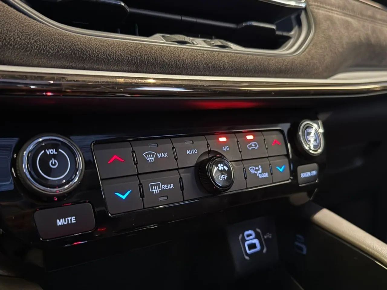 Jeep Commander Overl. TD380 2.0 4x4 Die. Aut., foto 15 de 20