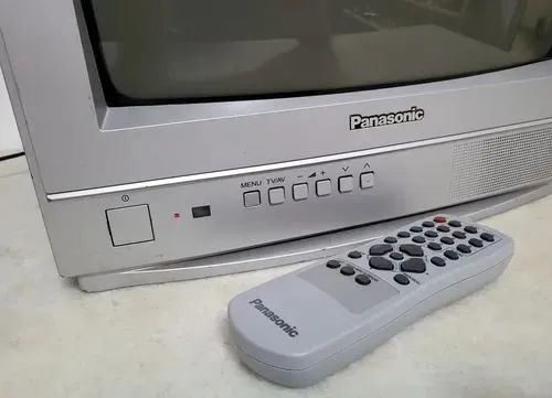 TENHO UMA TELEVISÃO QUERO TROCAR EM UM CELULAR 