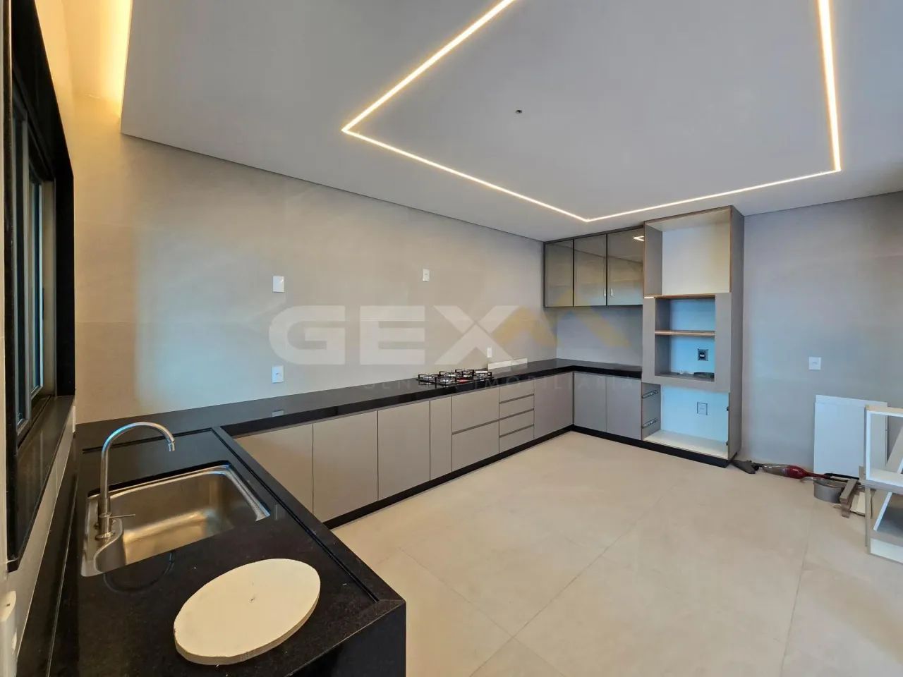 Apartamento à venda no Centro, com 3 quartos sendo 1 suíte com closet. - Foto 2